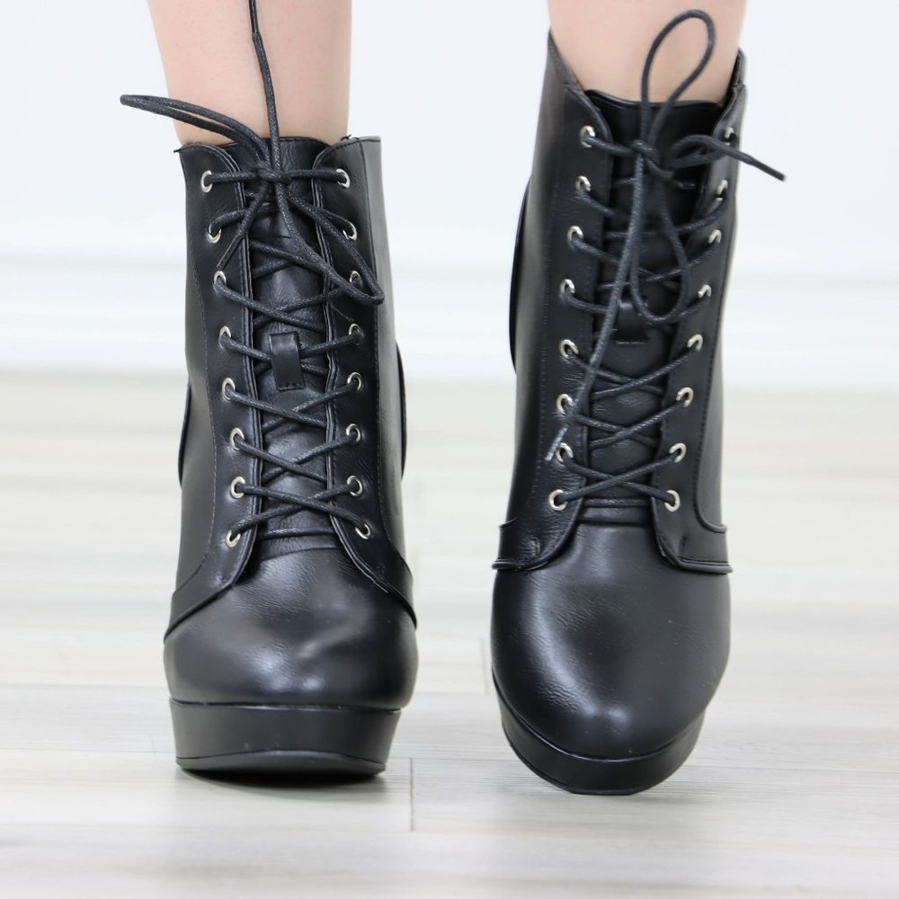 Black Ankle Boots Chunky Lug Block Heel Synthetic Leather Round Toe - Picture 9 of 12